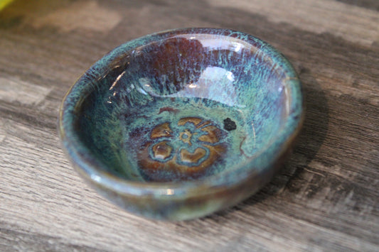 Tiny Carved Hibiscus Bowl