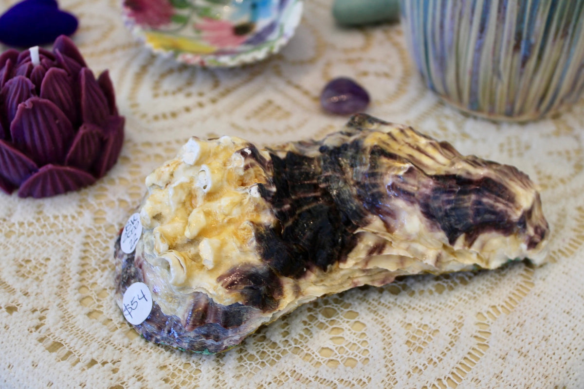 In The Garden - Lilies & Butterfly Oyster Shell