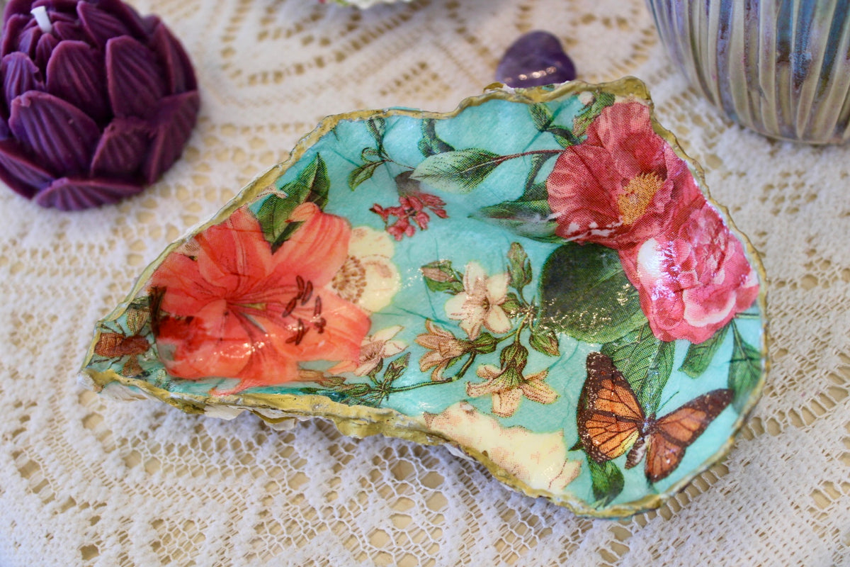 In The Garden - Lilies & Butterfly Oyster Shell